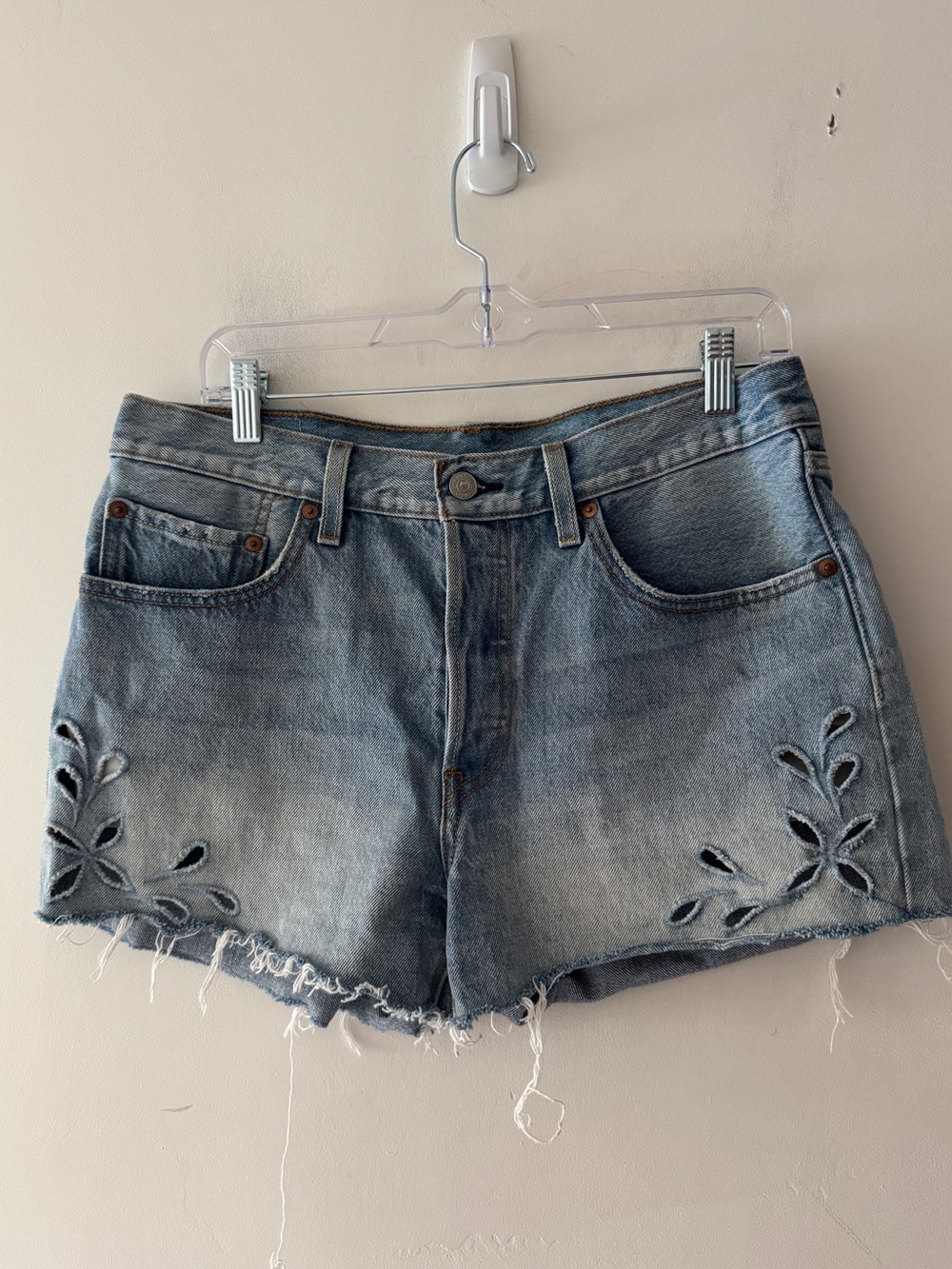 Levi's Womens 501 Blue High Rise Frayed Hem Cutoff Denim Shorts Eyelet Cutout